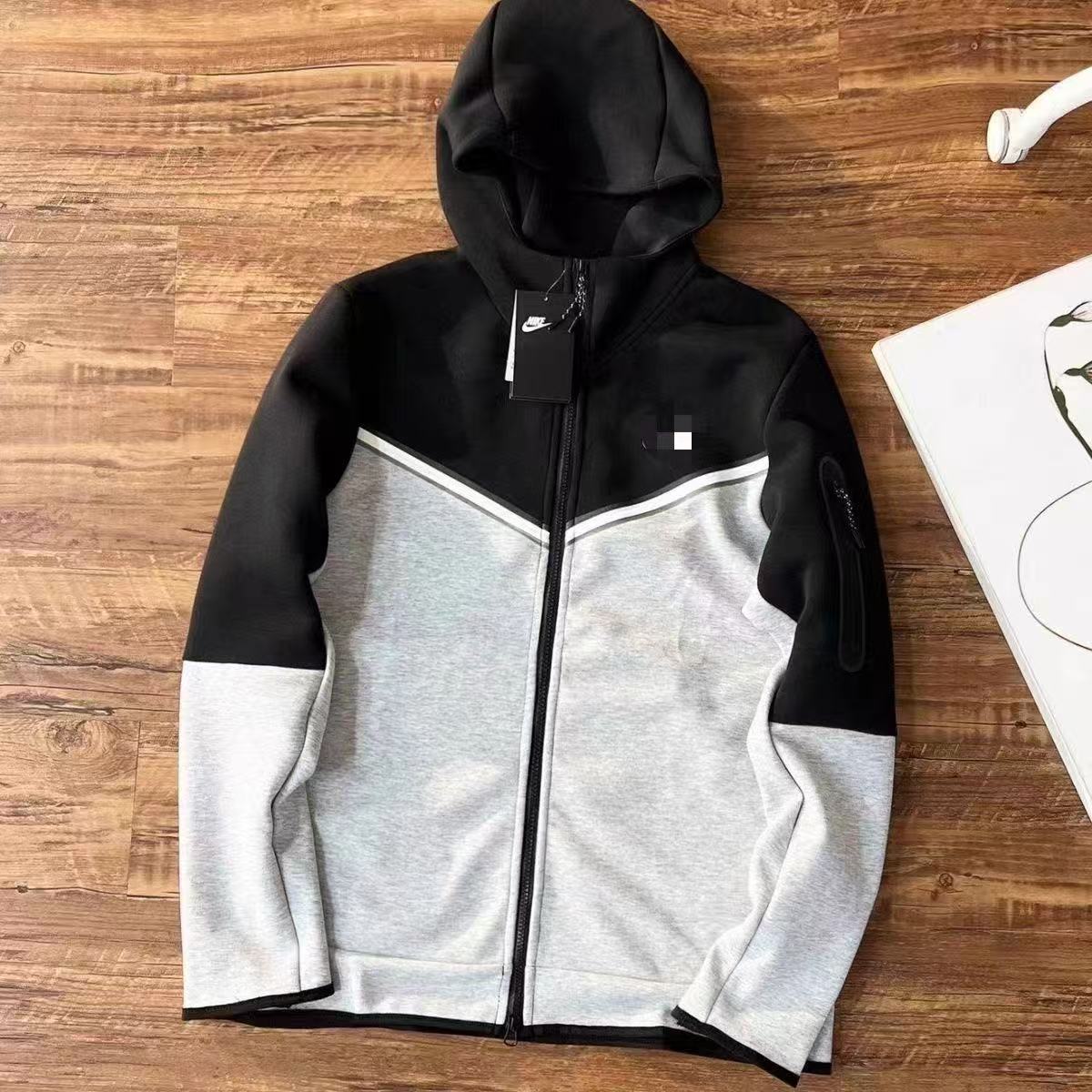 NIKE TECH FLEECE HOODIE x BLACK/DARK SMOKE GREY