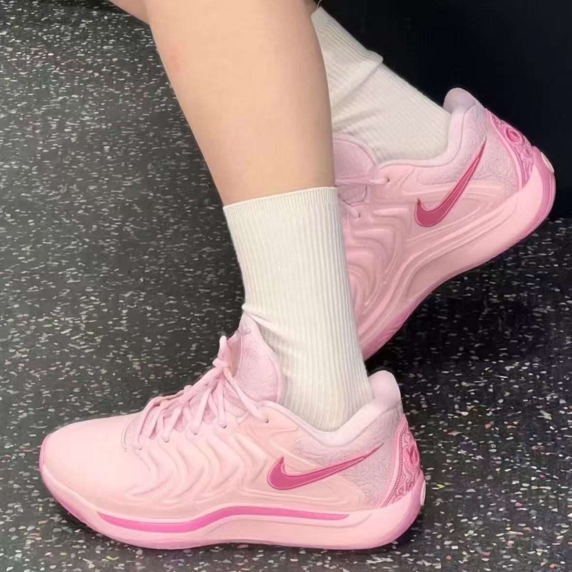 NIKE KD 17 x AUNT PEARL