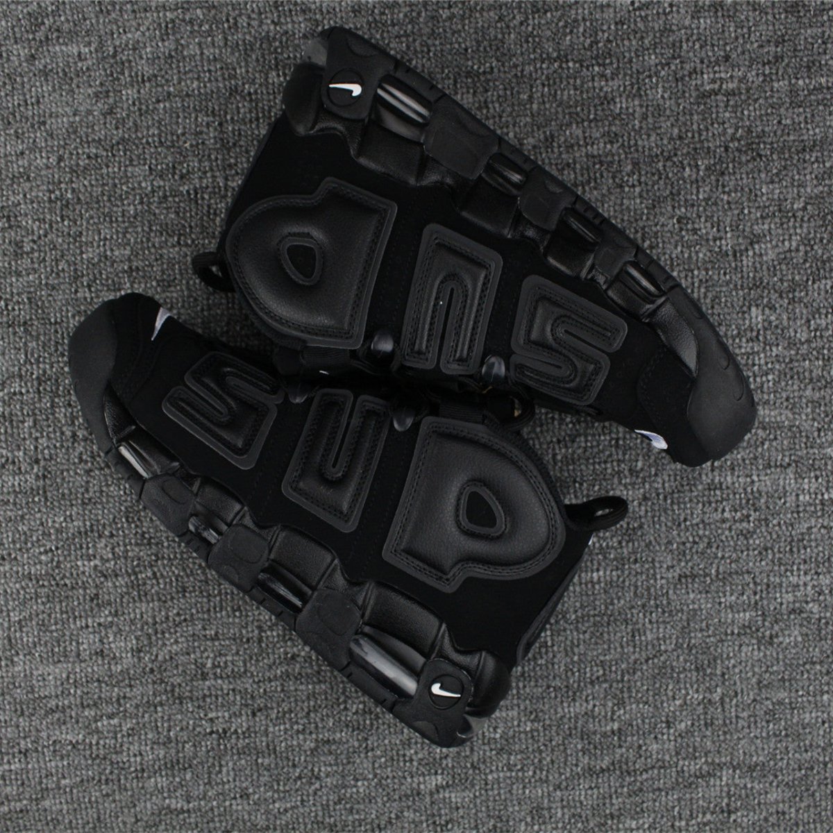 NIKE UPTEMPO x SUPREME SUPTEMPO BLACK
