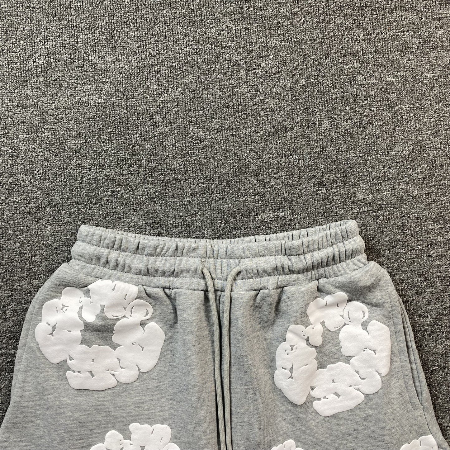 DENIM TEARS COTTON WREATH SHORTS GREY