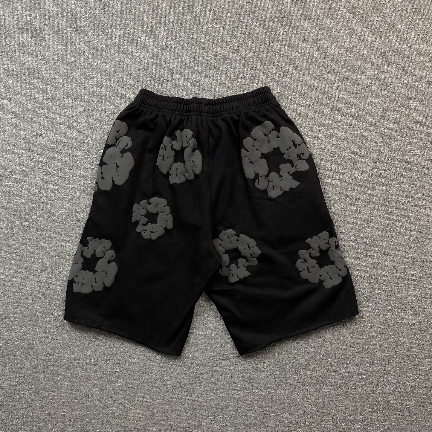DENIM TEARS COTTON WREATH SHORTS MONOCHROME BLACK