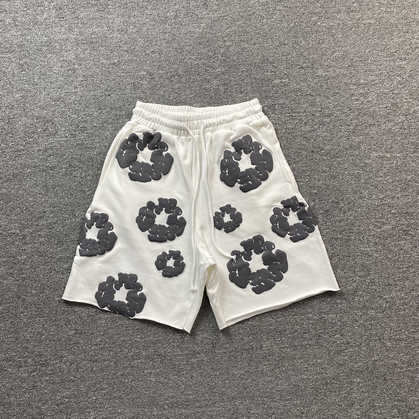 DENIM TEARS COTTON WREATH SHORTS WHITE