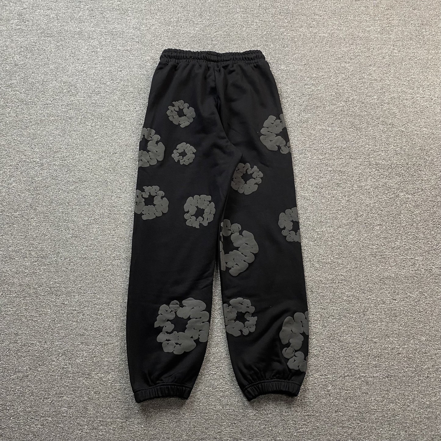 DENIM TEARS COTTON WREATH SWEATPANTS MONOCHROME BLACK
