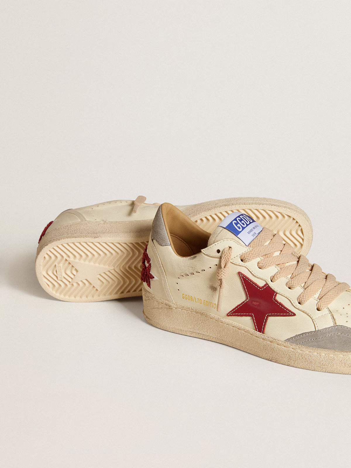 Golden Goose LTD Edition Sneaker – Cream with Red Star