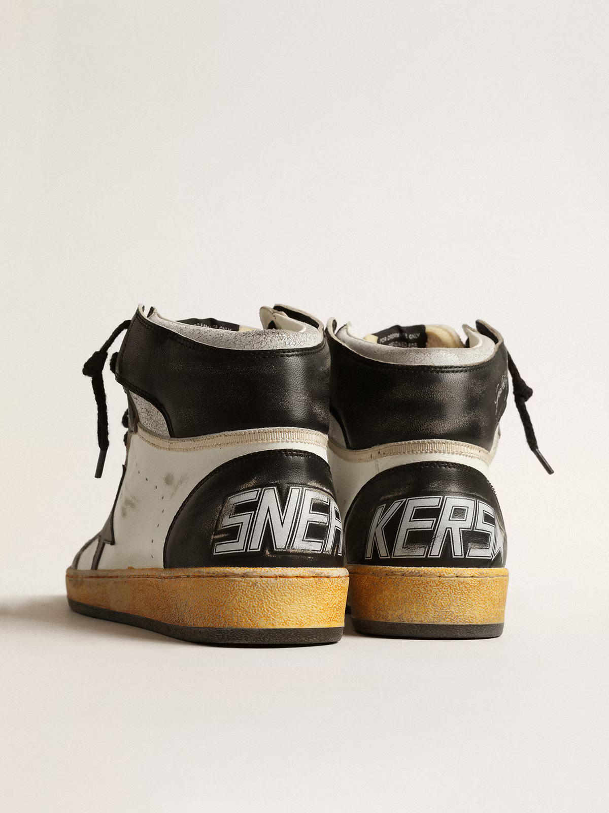 Golden Goose Sky-Star – Black and White