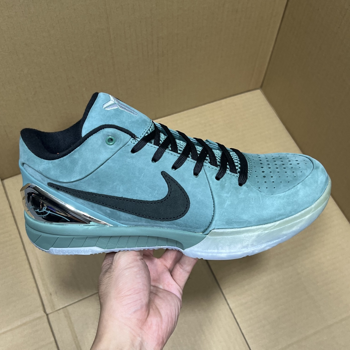 Nike Zoom Kobe 4 Protro "Girl Dad": A Tribute Woven in Love