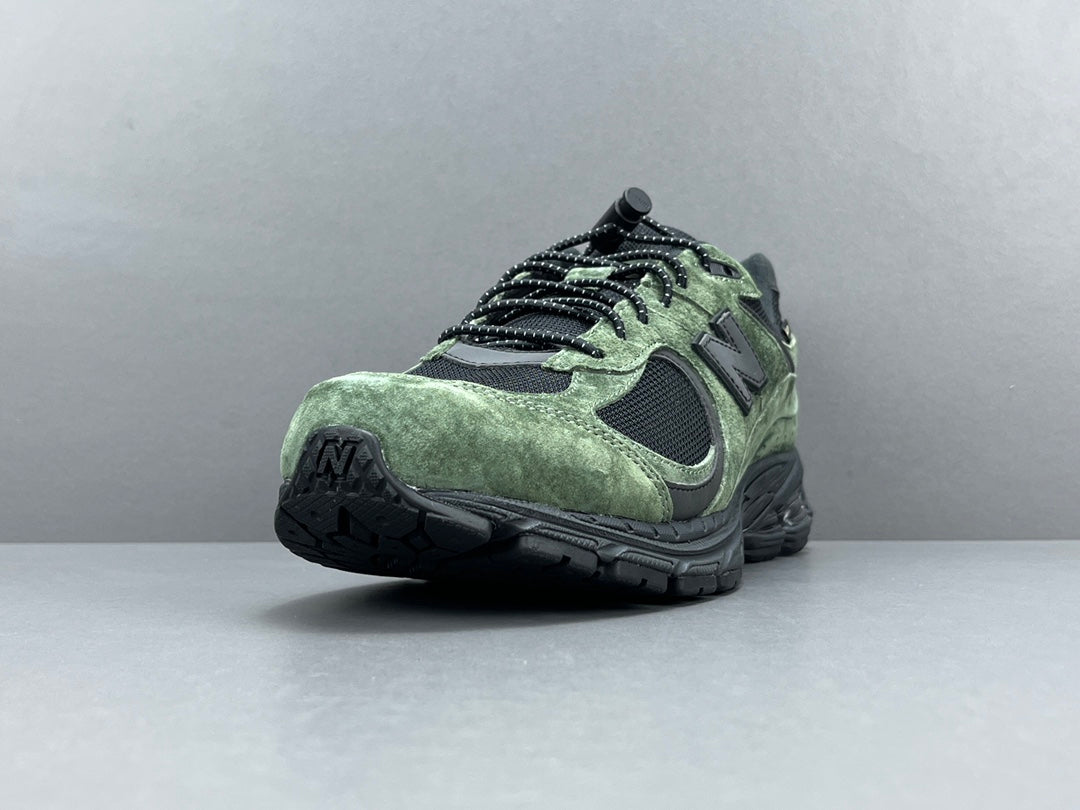 JJJJOUND x NEW BALANCE 2002R GORE-TEX PINE