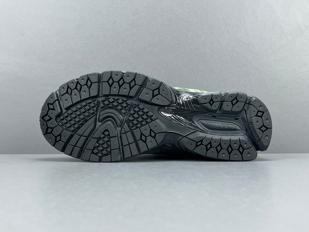 JJJJOUND x NEW BALANCE 2002R GORE-TEX PINE