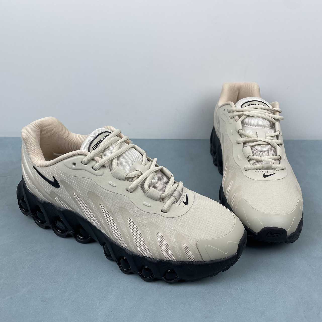 NIKE AIR MAX DN8 x FOSSIL BLACK