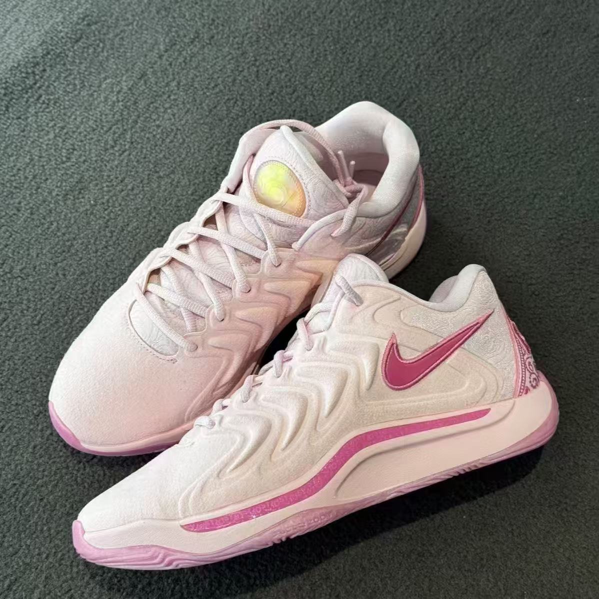 NIKE KD 17 x AUNT PEARL