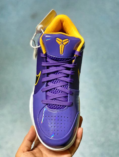 NIKE KOBE 4 x UNDEFEATED LOS ANGELES LAKERS