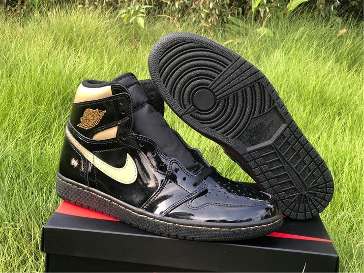JORDAN 1 HIGH x BLACK METALLIC GOLD