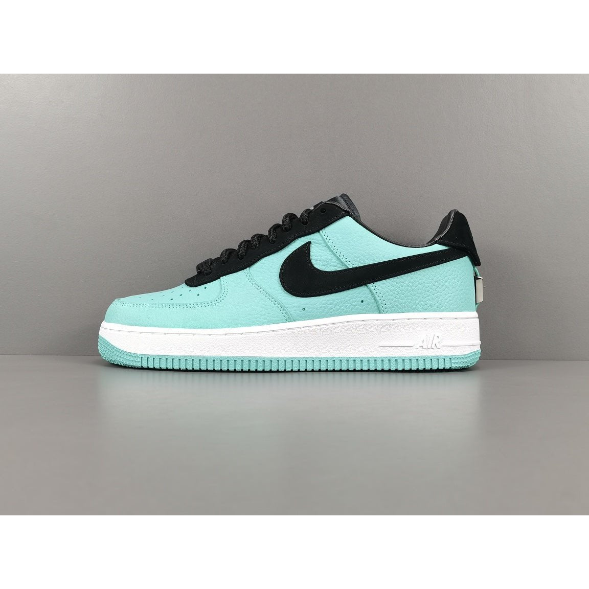 NIKE AIR FORCE 1 x TIFFANY & CO.1837 (FRIENDS AND FAMILY)
