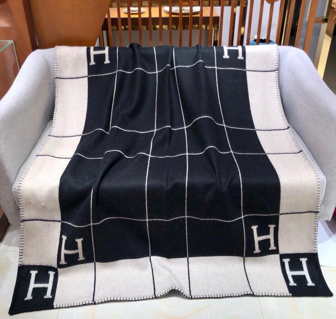 HERMES BLANKET BLACK