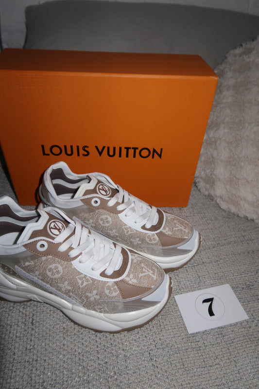 LV BROWN BEIGE SNEAKERS
