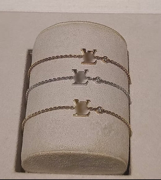 LV Bracelet with diamond