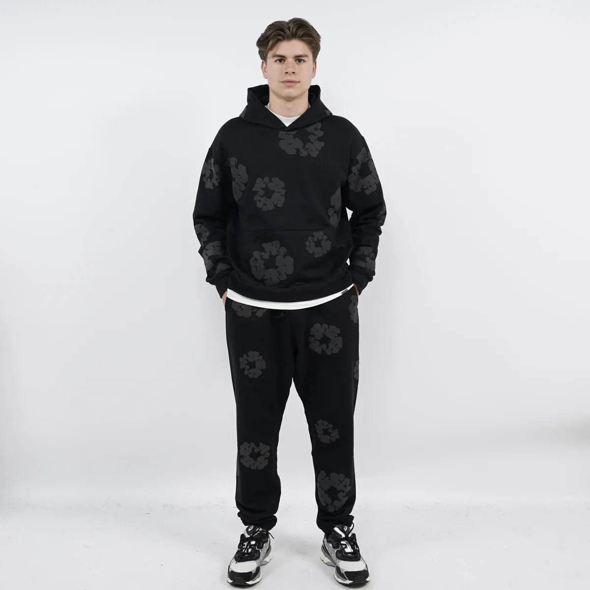 DENIM TEARS THE COTTON WREATH SWEATPANTS BLACK MONOCHROME