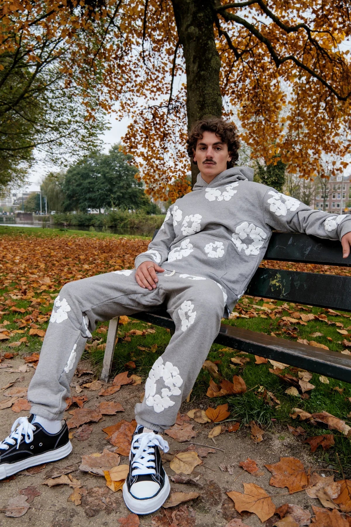 DENIM TEARS THE COTTON WREATH SWEATPANTS GREY