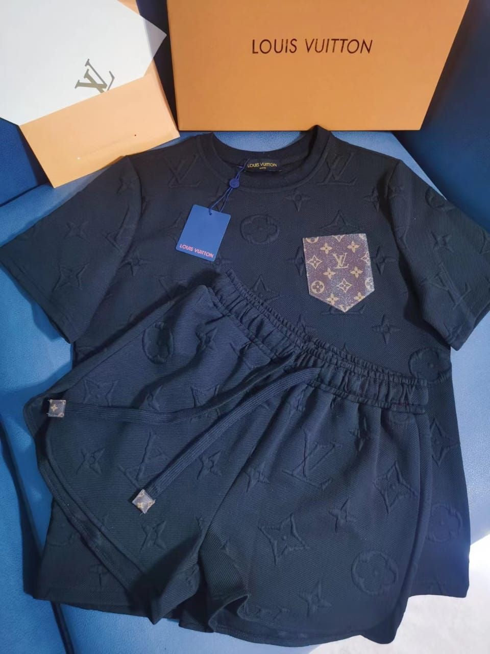 LV short two piece set