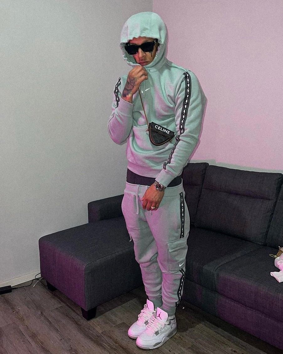 25E8F2D8-9602-40B4-AEC8-A5FA12CBDDFF